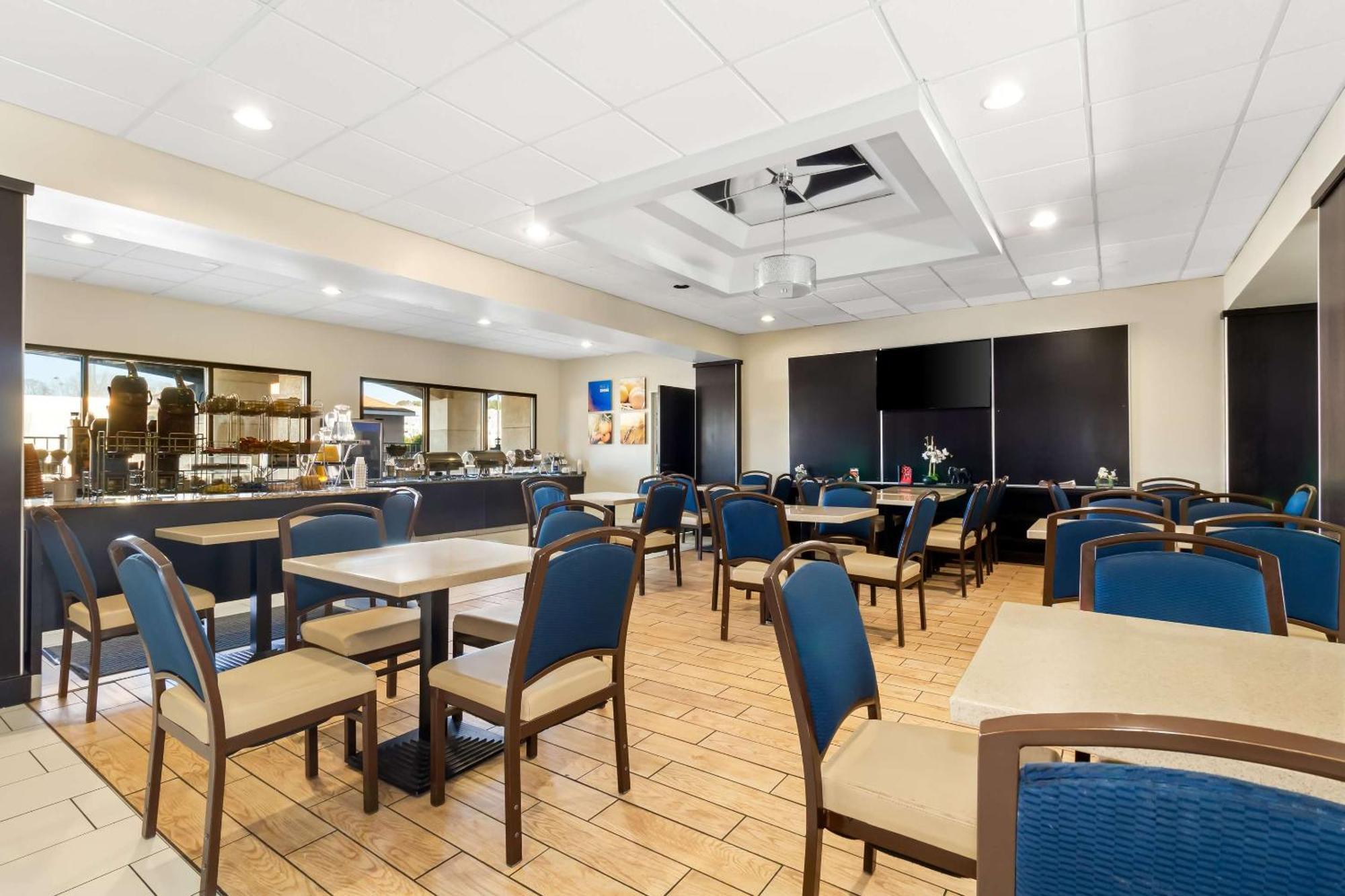 Comfort Suites Лъмбъртън Екстериор снимка