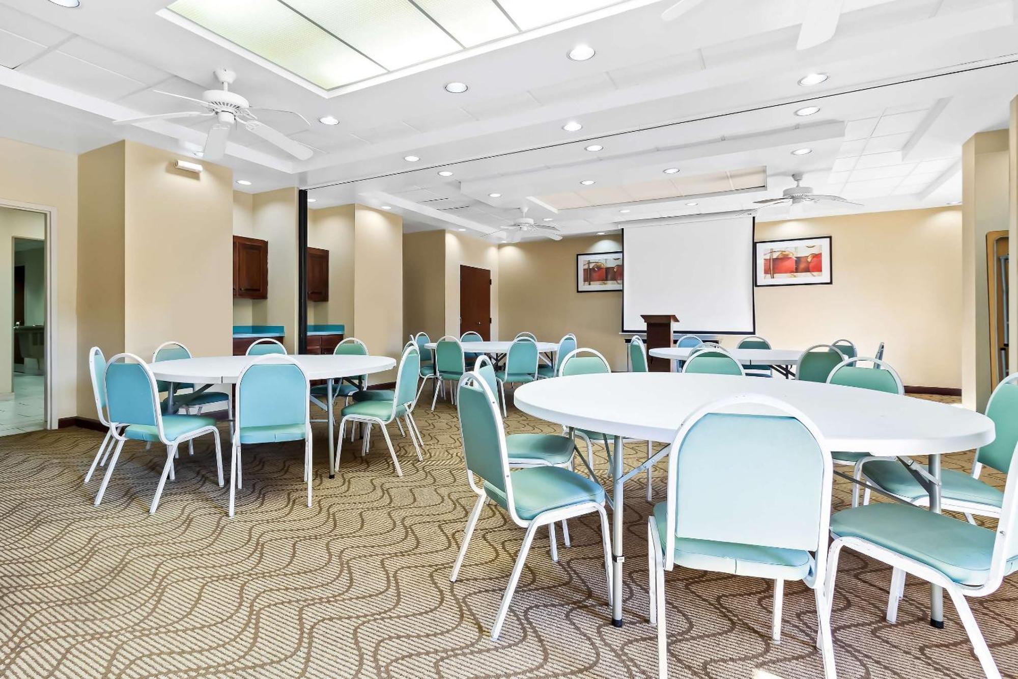 Comfort Suites Лъмбъртън Екстериор снимка