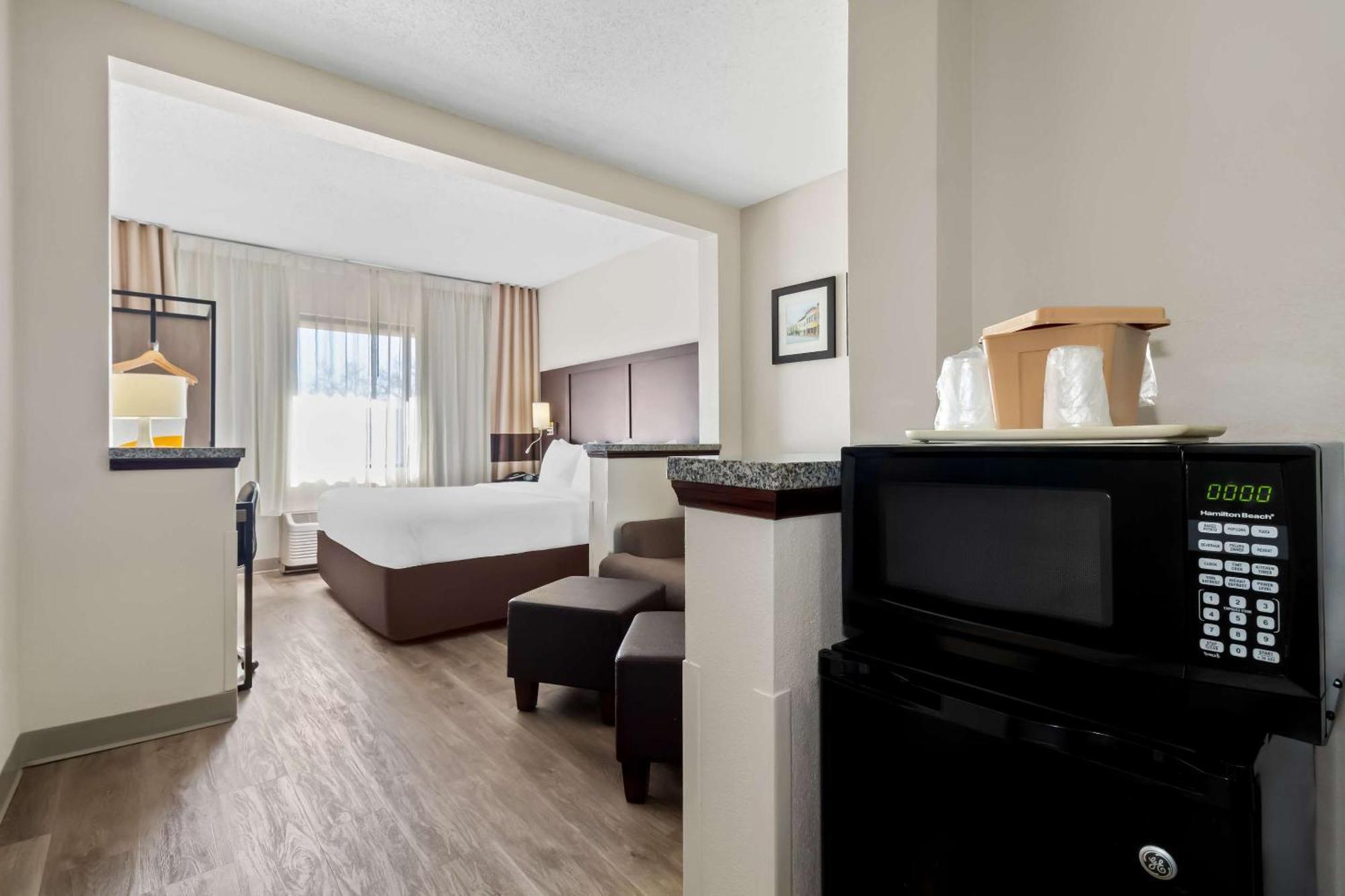 Comfort Suites Лъмбъртън Екстериор снимка