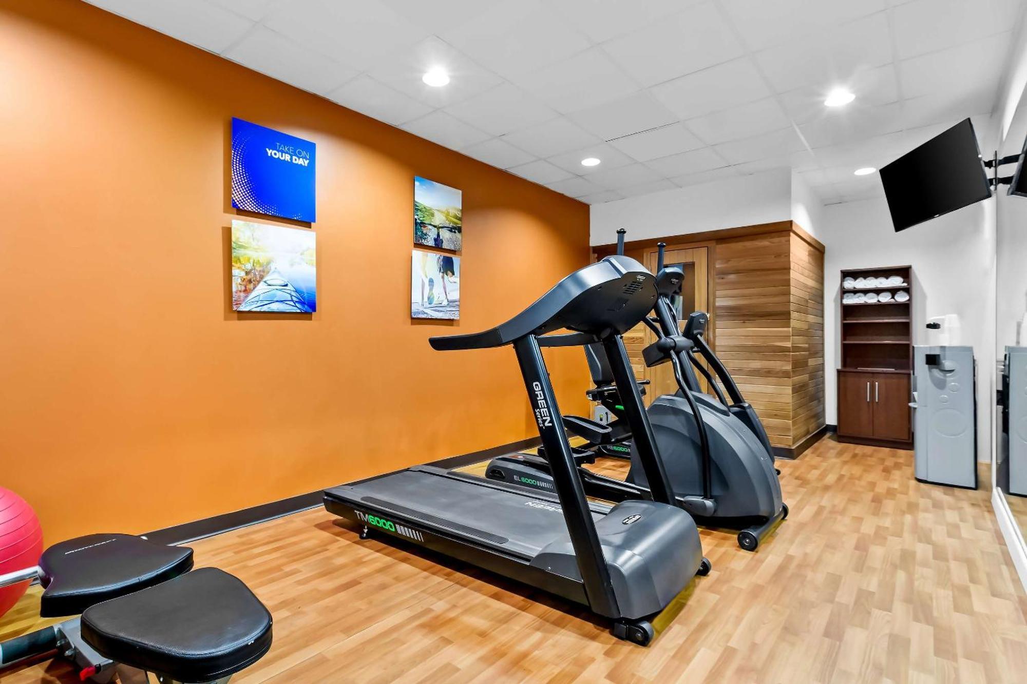 Comfort Suites Лъмбъртън Екстериор снимка