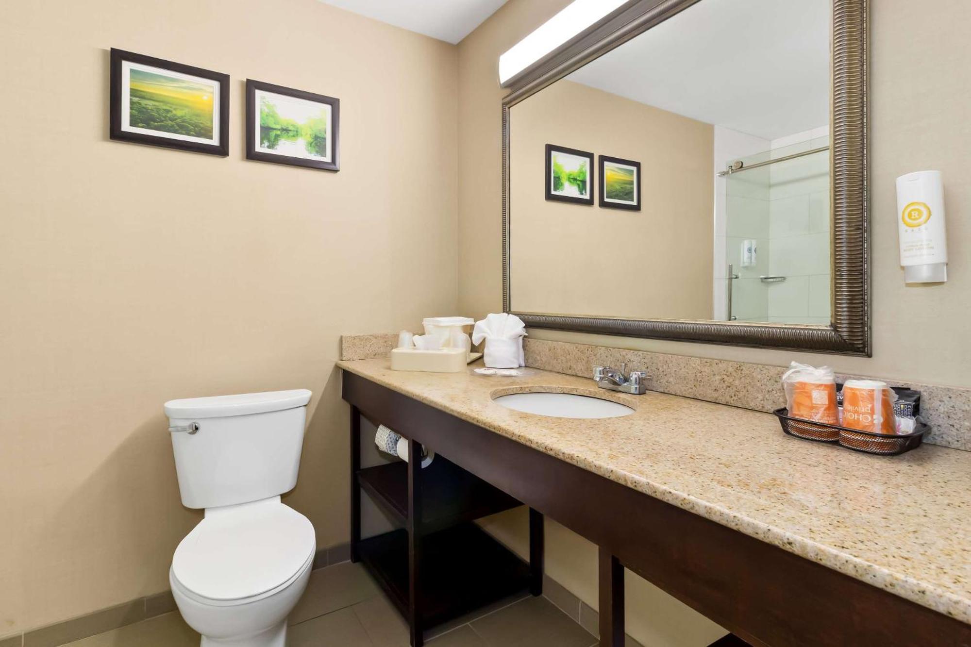 Comfort Suites Лъмбъртън Екстериор снимка